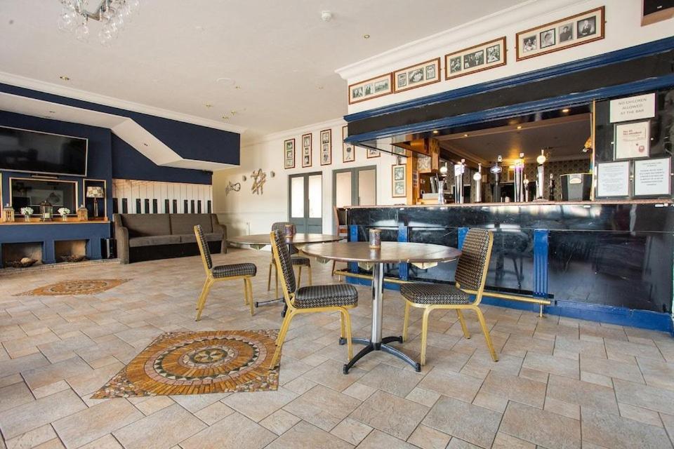 Beveridge Park Hotel Керкколди Экстерьер фото