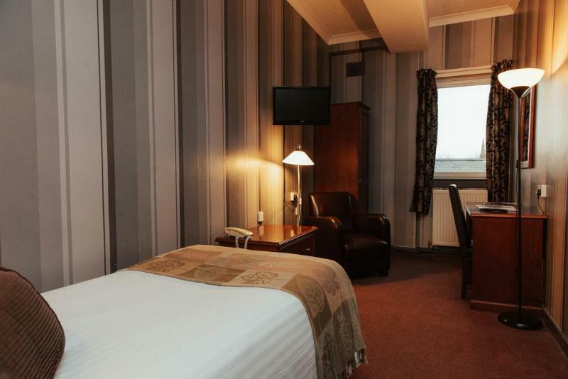 Beveridge Park Hotel Керкколди Экстерьер фото